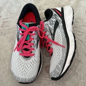 Brooks Ghost 11